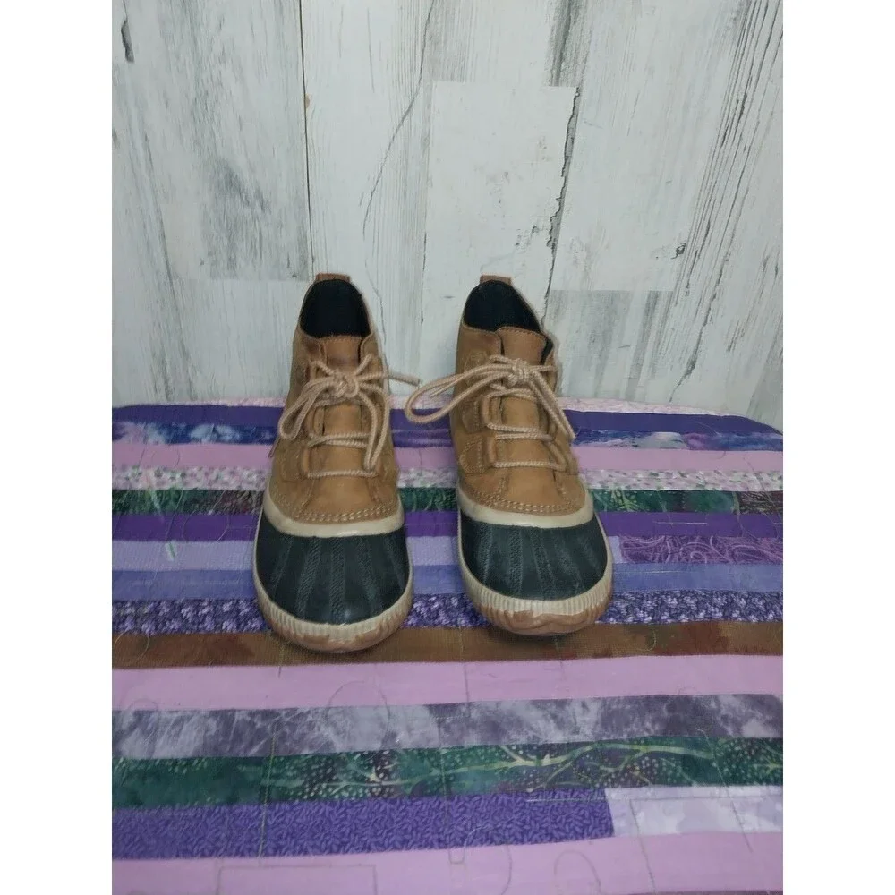 Sorel Out n About Leather Duck Boots Womens 7 Tan Black Lace Up Waterproof Mid